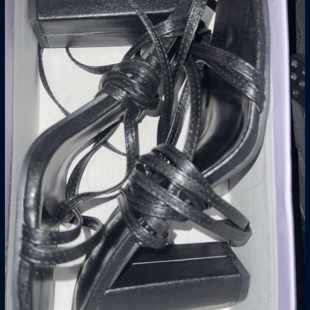 Elegant Black Leather woman’s heels